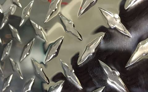 云顶集团铝业介绍花纹铝板的种类