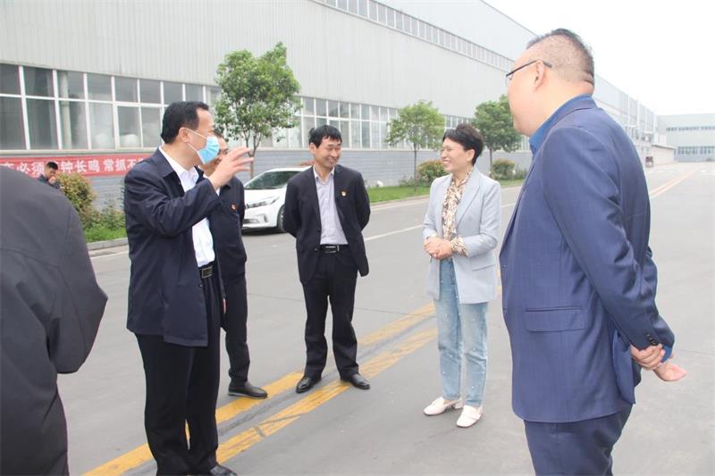 国家粮食和物资储备局河南局分党组副书记、副局长李强一行莅临公司调研
