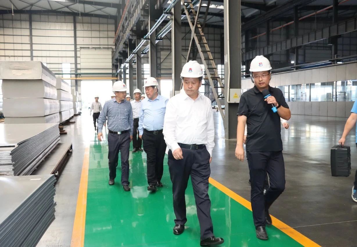 重庆市黔江区党政考察团到云顶集团铝业参观考察