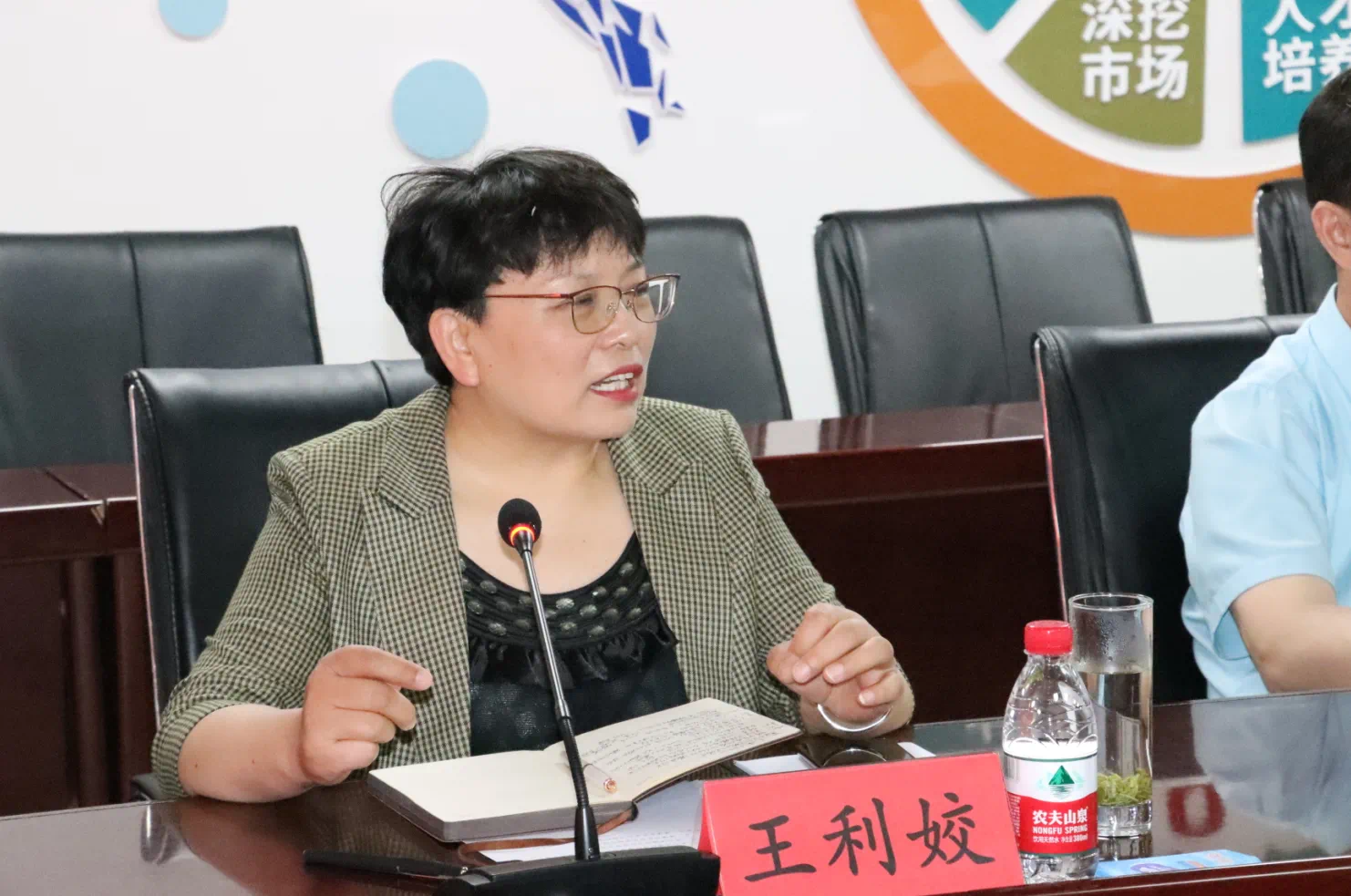 贵阳市政协副主席、清镇市委书记付涛一行到云顶集团铝业考察